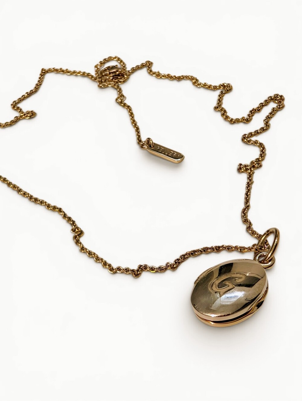Rellery 18K Gold Plated 925 Silver Photo Locket Necklace With Engraved G Letter